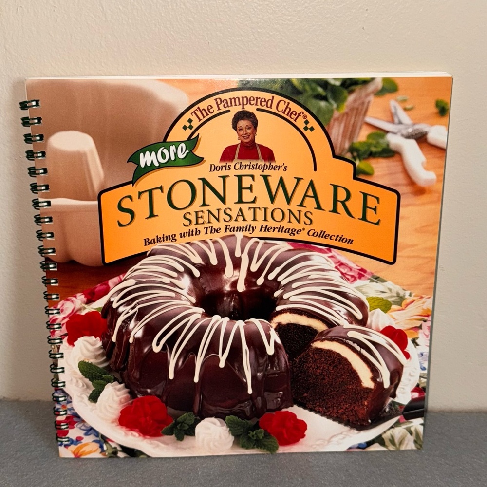 The Pampered Chef "More Stoneware Sensations" Traditions Baking / Cookbook